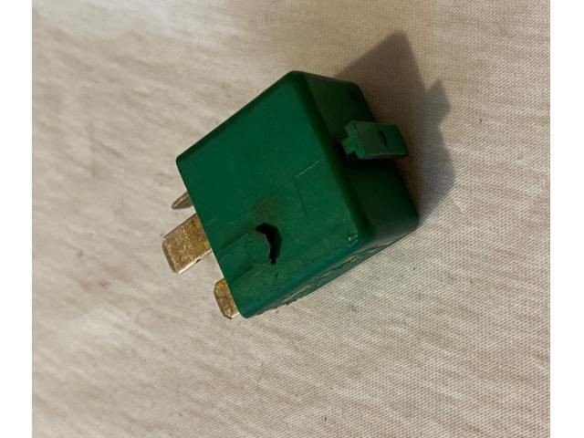 bontott BMW 3 E46 Relé