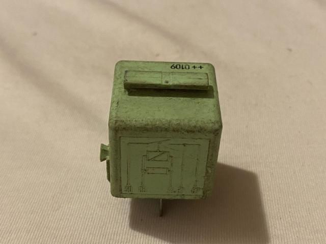 bontott BMW 3 E46 Relé