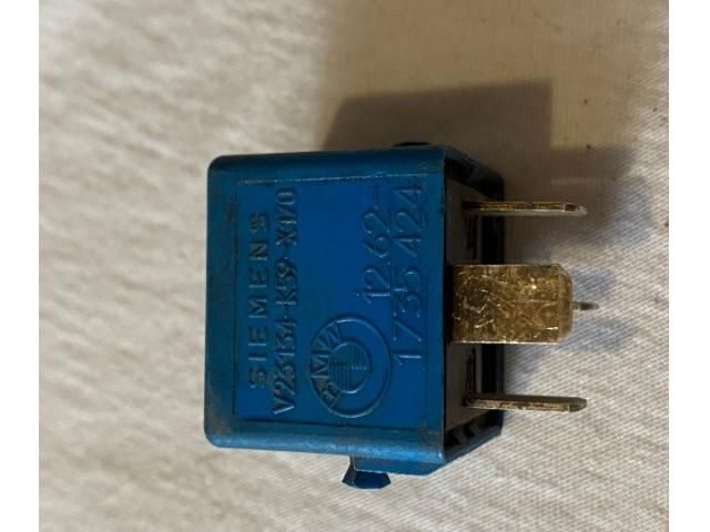 bontott BMW 3 E46 Relé