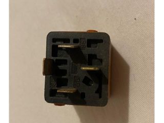 bontott BMW 3 E46 Relé