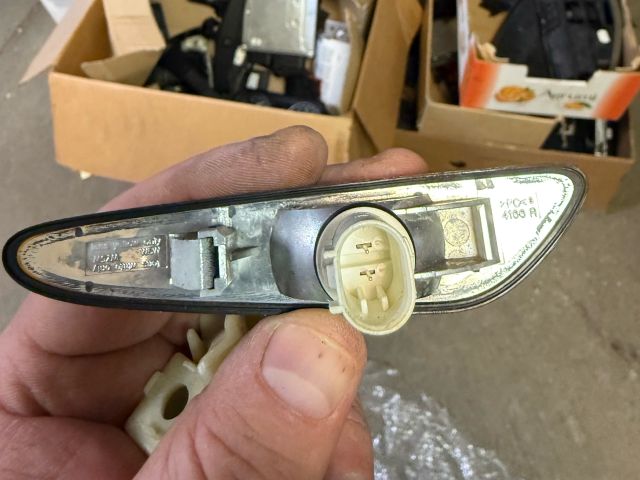 bontott BMW 3 E46 Sárvédő Irányjelző (Pozíciófüggetlen)