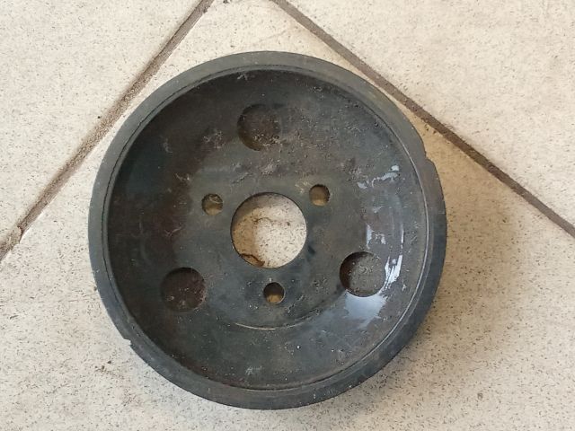 bontott BMW 3 E46 Szervó Szivattyú Szíjtárcsa