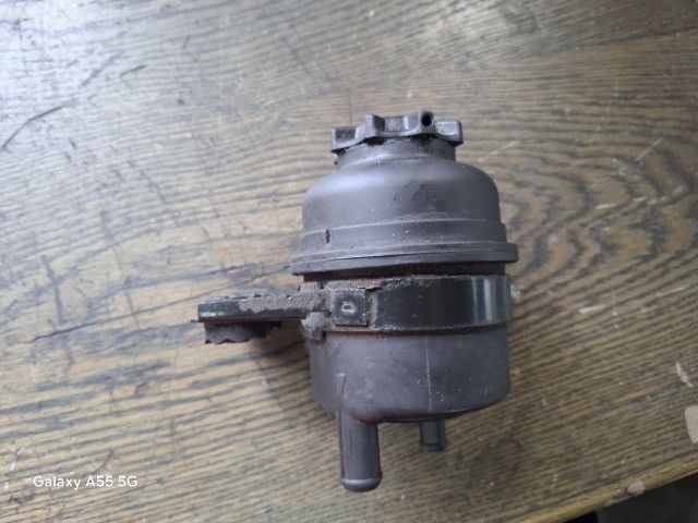 bontott BMW 3 E46 Szervóolaj Tartály