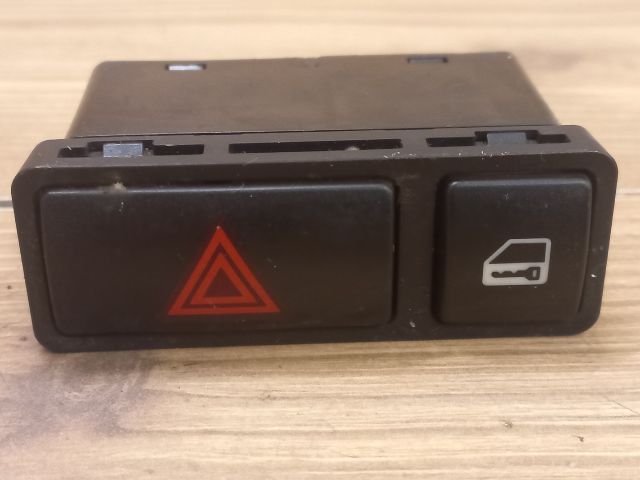 bontott BMW 3 E46 Vészvillogó Kapcsoló