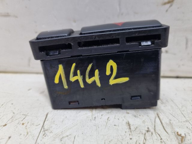 bontott BMW 3 E46 Vészvillogó Kapcsoló