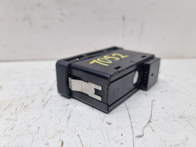 bontott BMW 3 E46 Vészvillogó Kapcsoló