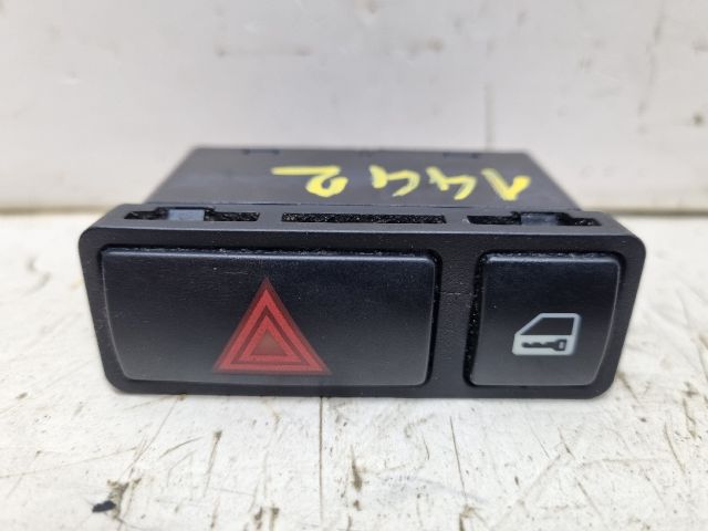 bontott BMW 3 E46 Vészvillogó Kapcsoló