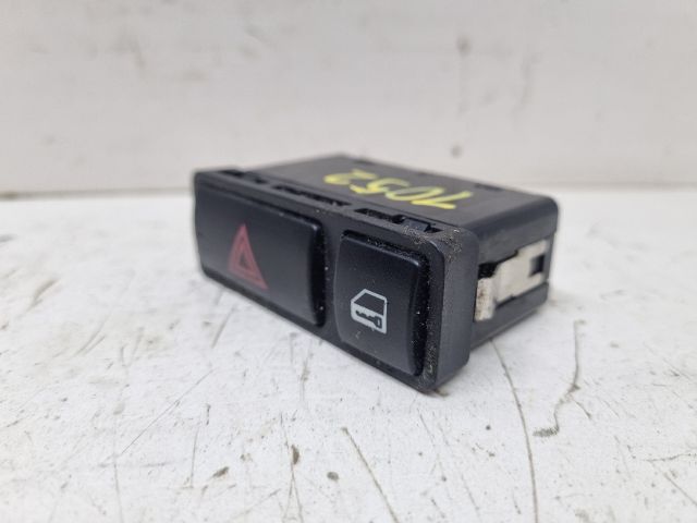 bontott BMW 3 E46 Vészvillogó Kapcsoló