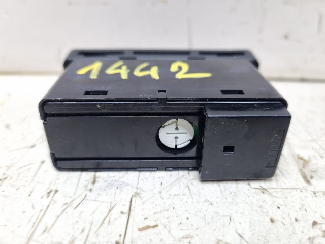 bontott BMW 3 E46 Vészvillogó Kapcsoló