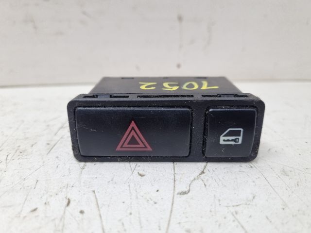 bontott BMW 3 E46 Vészvillogó Kapcsoló