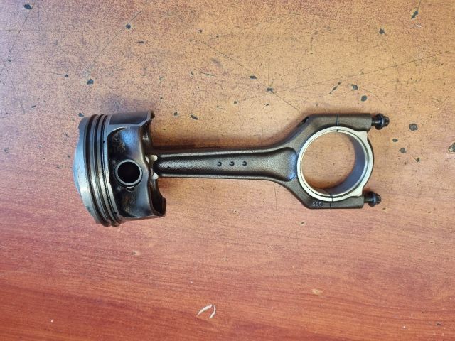 bontott BMW 3 E90 Dugattyú és Hajtókar