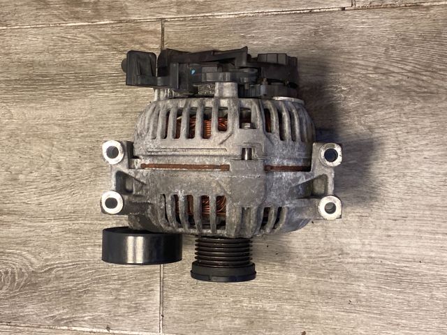 bontott BMW 3 E90 Generátor