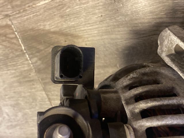 bontott BMW 3 E90 Generátor