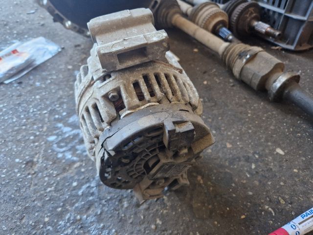 bontott BMW 3 E90 Generátor