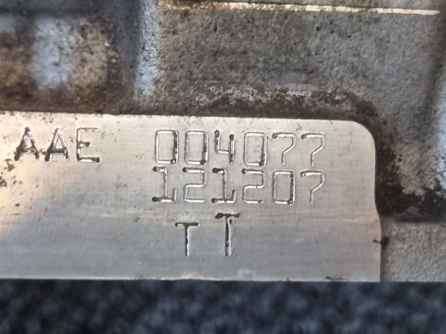 bontott BMW 3 E90 Hengerfej