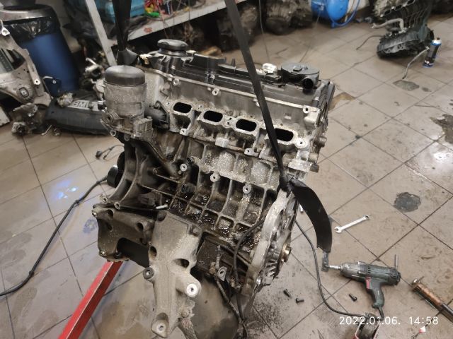 bontott BMW 3 E90 Motor (Fűzött blokk hengerfejjel)