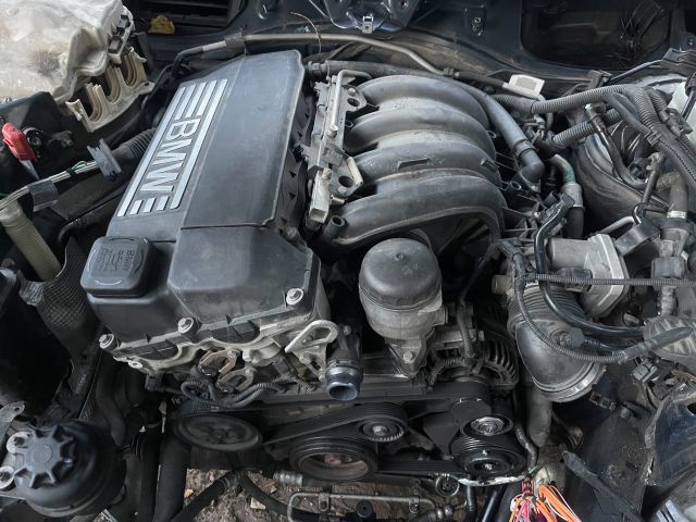 bontott BMW 3 E90 Motor (Fűzött blokk hengerfejjel)