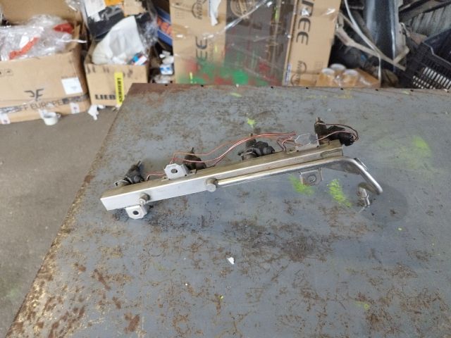 bontott BMW 3 E90 Porlasztó Sor / Híd