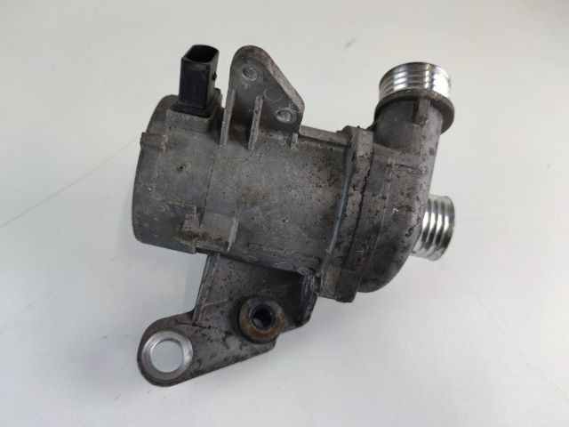 bontott BMW 3 E90 Vízpumpa