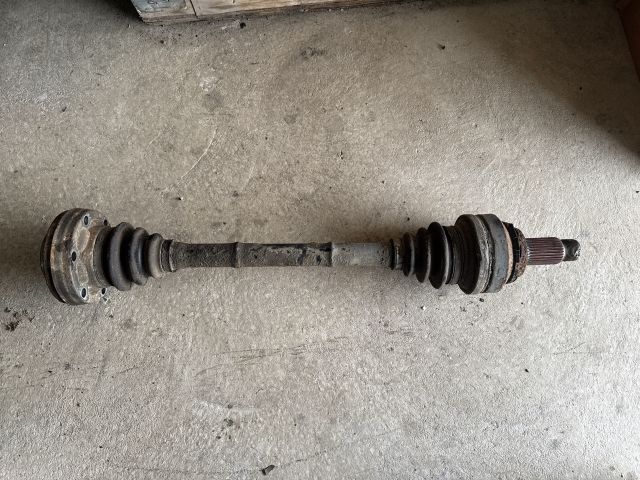 bontott BMW 3 E90 Bal hátsó Féltengely