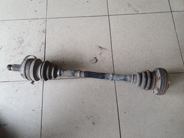 bontott BMW 3 E90 Bal hátsó Féltengely