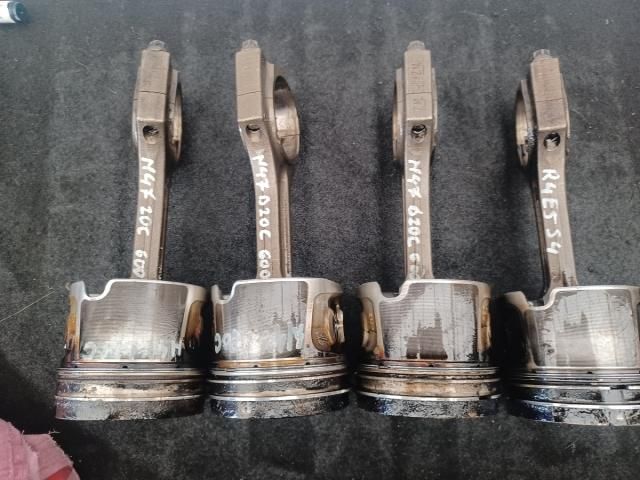 bontott BMW 3 E90 Dugattyú