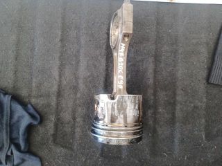 bontott BMW 3 E90 Dugattyú