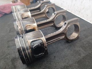 bontott BMW 3 E90 Dugattyú