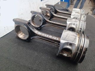 bontott BMW 3 E90 Dugattyú