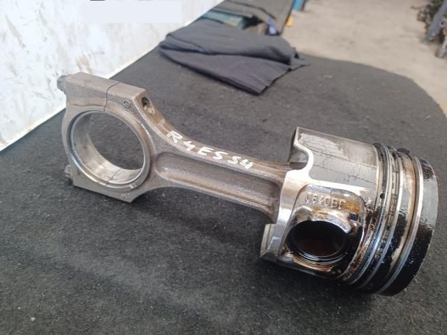 bontott BMW 3 E90 Dugattyú