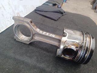 bontott BMW 3 E90 Dugattyú