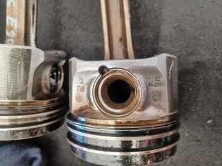 bontott BMW 3 E90 Dugattyú