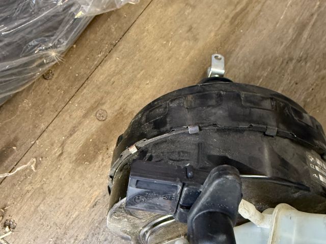 bontott BMW 3 E90 Fékrásegítő