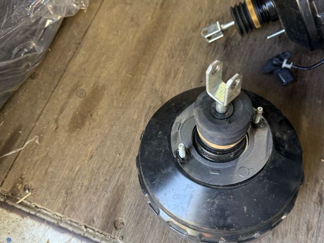 bontott BMW 3 E90 Fékrásegítő