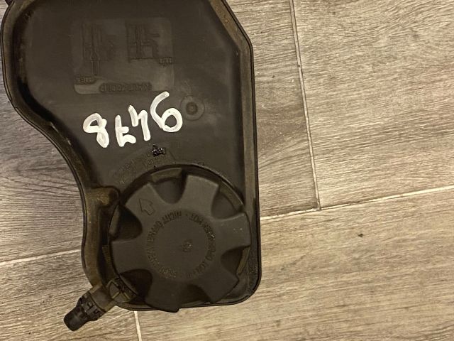 bontott BMW 3 E90 Kiegyenlítő Tartály