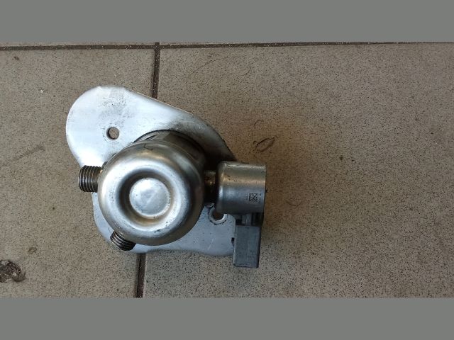 bontott BMW 3 E90 Nagynyomású Szivattyú