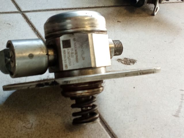 bontott BMW 3 E90 Nagynyomású Szivattyú