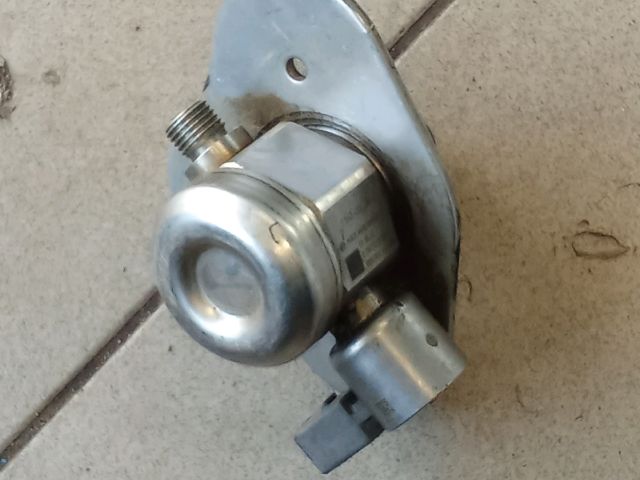 bontott BMW 3 E90 Nagynyomású Szivattyú