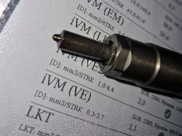 bontott BMW 3 E90 Porlasztó (1 db)