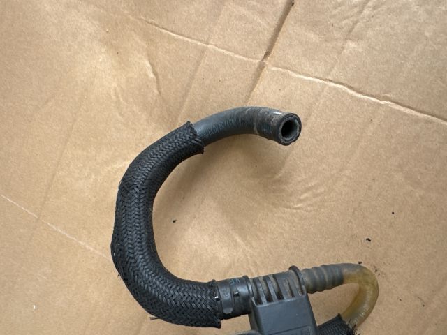 bontott BMW 3 E90 Tankbetöltő Cső Burkolat