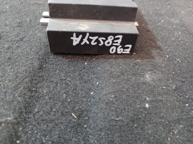 bontott BMW 3 E90 Üzemanyag Szivattyú Relé