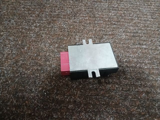 bontott BMW 3 E90 Üzemanyag Szivattyú Relé