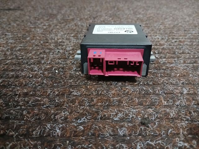 bontott BMW 3 E90 Üzemanyag Szivattyú Relé