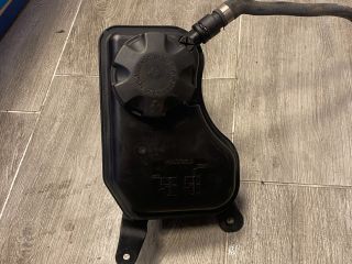 bontott BMW 3 E90 Kiegyenlítő Tartály