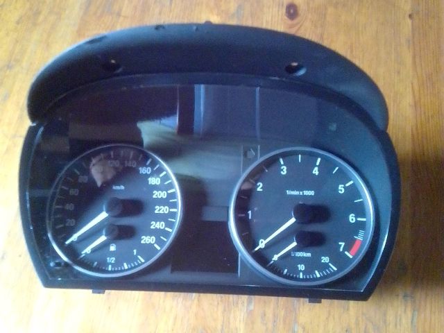 bontott BMW 3 E90 Kilométeróra