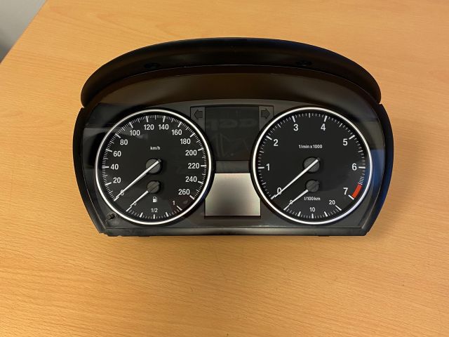 bontott BMW 3 E90 Kilométeróra