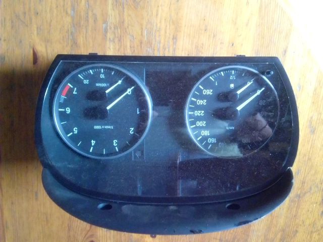 bontott BMW 3 E90 Kilométeróra