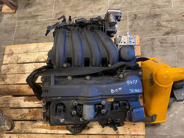 bontott BMW 3 E90 Motor (Fűzött blokk hengerfejjel)