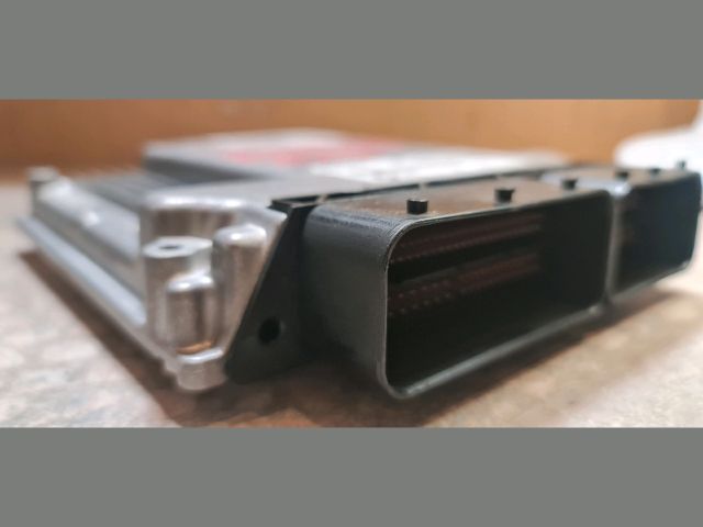 bontott BMW 3 E90 Motorvezérlő