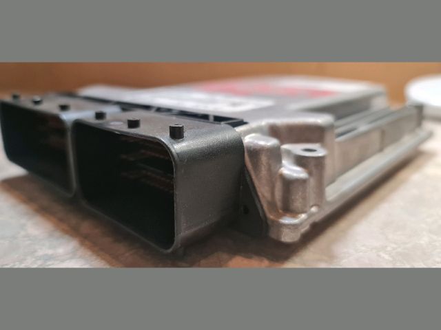 bontott BMW 3 E90 Motorvezérlő